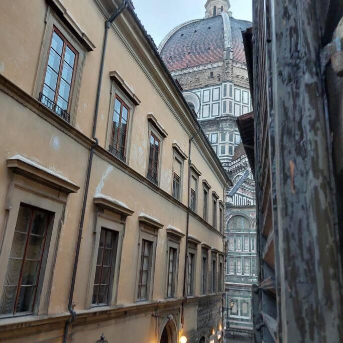 Central Florence, Cathedral 2-4-6 People *
